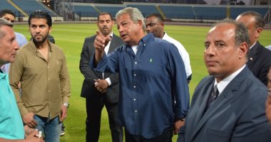 بالصور..وزير الشباب يتفقد إستاد الإسكندرية قبل إفتتاح البطولة العربية للأندية