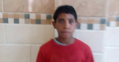 "مصطفى" قصة طفل هرب من أسرته للشارع ورواد السوشيال ميديا أنقذوه من التسول