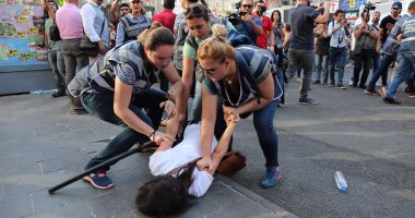 بالصور.. شرطة أردوغان تعتقل عشرات المحتجين ضد الفصل التعسفى