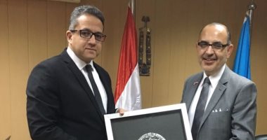 وزير الآثار يلتقى سفير المكسيك فى القاهرة لبحث سبل التعاون