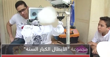 بالفيديو.. أطفال مصريون يبتكرون إنسانا آليا يصنع "غزل البنات"