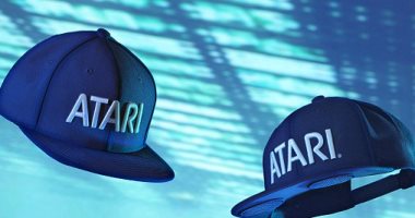 "أتارى" تكشف عن قبعة ذكية مزودة بمكبرات صوت وميزة إجراء واستقبال المكالمات