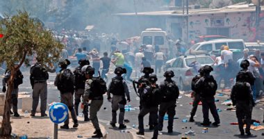 تقارير إعلامية فلسطينية: 120 معتقلا وعشرات المصابين باقتحام إسرائيل للأقصى
