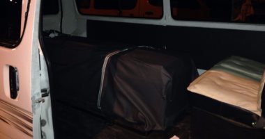 بالصور.. وصول جثمان المذيع عمرو سمير إلى مطار القاهرة قادما من مدريد