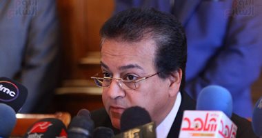 التعليم العالى تتلقى تقريرا من رئيس جامعة القاهرة عن استعدادات العام الجديد
