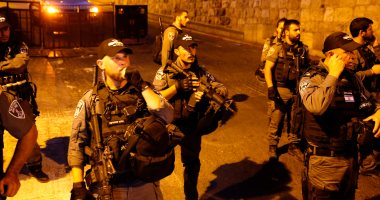 الاحتلال الإسرائيلى يعتقل ١٠٠ معتكف داخل المسجد القبلى بالأقصى  