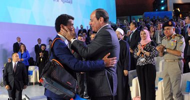 بالصور.. مؤتمر الشباب يعرض أغنية "مصر 2030" بحضور الرئيس السيسى