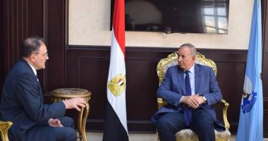 محافظ البحر الأحمر يستقبل سفير أرمينيا بالقاهرة بديوان عام المحافظة