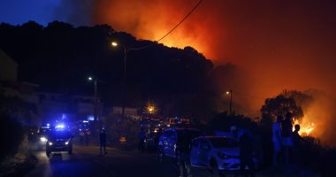 بالصور.. اندلاع حريق هائل فى جزيرة كورسيكا الفرنسية وإجلاء مئات السكان