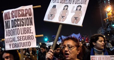 بالصور.. مظاهرات فى شوارع سانتياجو لتأييد الإجهاض بتشيلى