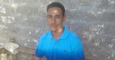 بالصور.. شاب يناشد محافظ سوهاج علاجه على نفقة الدولة لعدم قدرته