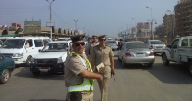 بالفيديو والصور.. تغيير مسارات السيارات فى كفر الشيخ لتخفيف الزحام المرورى