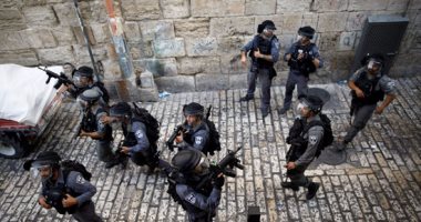 قوات الاحتلال تعتقل شابين فلسطينيين فى تل أبيب بذريعة حيازة سكين
