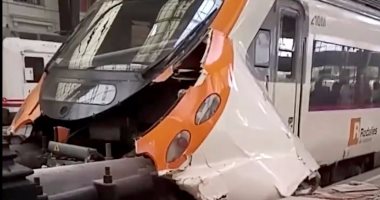 بالفيديو والصور.. ارتفاع حصيلة حادث قطار إسبانيا لـ54 مصابا  