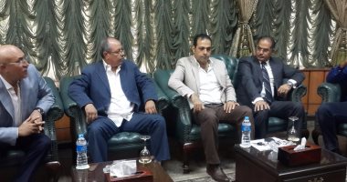 بالصور..وزير الشباب والرياضة يشيد بمحافظة بورسعيد فور وصوله