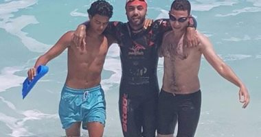 عمر حجازى يحقق إنجازا جديدا بالسباحة 7 كيلو بساق واحدة
