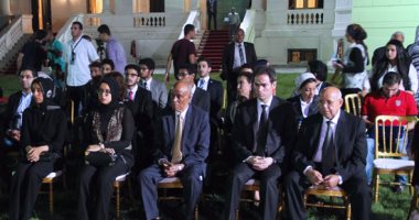 "مدينة زويل" منظومة متكاملة لنهضة مصر.. مجلس الأمناء يستكمل مسيرة صاحب نوبل.. ويكشف: حققنا إنجازًا بنشر 12 بحثا علميا دوليا لطالب واحد فقط.. ونختار 300 طالب للالتحاق بالمدينة هذا العام من 1600 متقدم