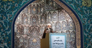 خطيب جمعة طهران ينتقد "انصياع" حكومة حسن روحانى للأمريكان