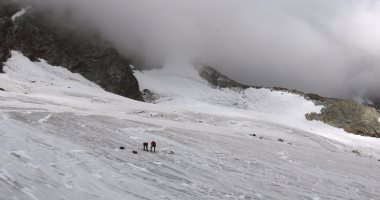 ذوبان الجليد بجبال الألب السويسرية يكشف عن جثث مئات المفقودين