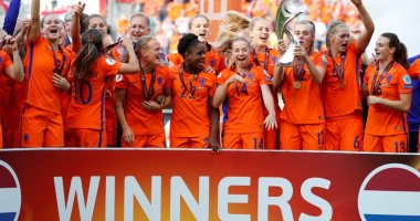 بالصور.. هولندا تهزم الدنمارك وتفوز بلقب بطولة أوروبا للسيدات