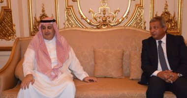 رئيس الاتحاد العربى يلتقى وزير الرياضة فى نهائى البطولة العربية 