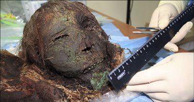 بالفيديو.. علماء روس يكتشفون مومياء "الأميرة القطبية" بعد دفنها 900 عام