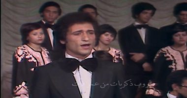 بالفيديو.. محمد الحلو يغنى لـ عبد الوهاب فى أواخر السبعينيات قبل الشهرة