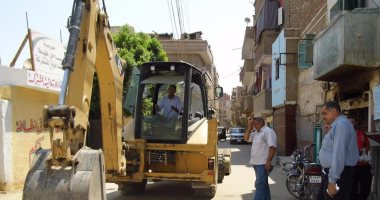 بالصور.. محافظ سوهاج : إزالة جميع المطبات الخرسانية بمدينة طهطا