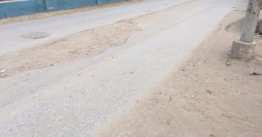 مواطن يطالب برصف طريق البر الشرقى فى تلا بالمنوفية بعد أعمال الحفر