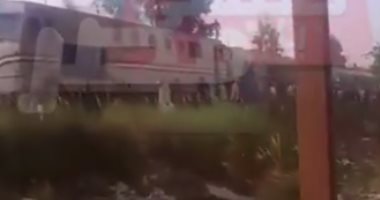 بالفيديو.. لحظة اشتعال النيران فى قطار  أسوان – القاهرة