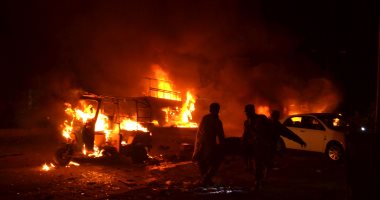 ننشر صور الانفجار الضخم بموقف حافلات فى باكستان أدى إلى مقتل 15 شخصا