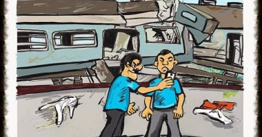 قارئة تشارك بكاريكاتير "سيلفى الإسعاف" بعد حادث قطارى الإسكندرية