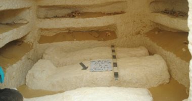 بالصور.. "الآثار" تعلن اكتشاف 3 مقابر تعود للعصر البطلمى بمحافظة المنيا