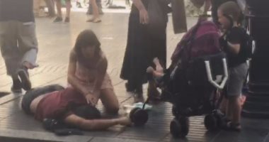 بالفيديو والصور.. مقتل شخصين فى حادث الدهس بوسط برشلونة