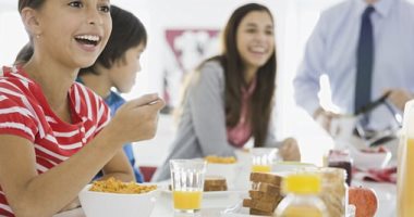 دراسة: عدم تناول وجبة الإفطار يهدد عظام طفلك ويسبب صغر حجم المخ