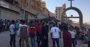 بالصور ..الآلاف يتوافدون على دير العذراء للاحتفال بليلة صوم العذراء الختامية