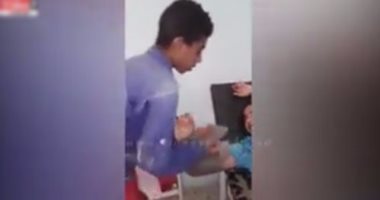تداول فيديو لشابين يرقصان على انغام موسيقى عبد السلام بعيادة فى سوهاج