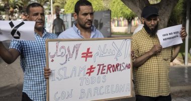 بالصور.. مسلمو تينيرفى الإسبانية: داعش لا يمثلنا.. والإرهاب يهدد الجميع