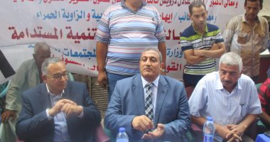 ممثلا الإسكان ومحافظة القاهرة يلتقيان أهالى السكاكينى لتطوير المنطقة