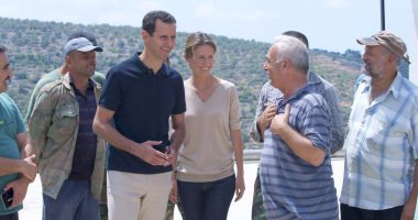 بالصور.. بشار الأسد وزوجته يتفقدان المشروعات الإنتاجية فى ريف طرطوس 