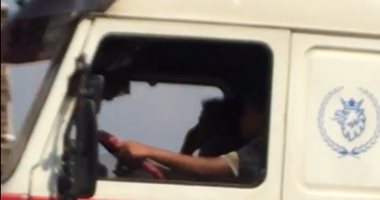 بالفيديو.. قارئ يرصد طفلا يقود تريلا على طريق "بنها - المنصورة"