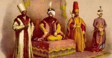 بالصور.. "على رأسه ريشه" معرض أزياء عثمانية بمتحف قصر محمد على بالمنيل
