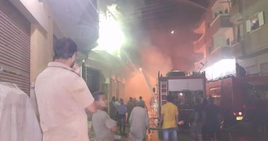 20 سيارة إطفاء تسيطر على حريق هائل داخل مصنع مناديل فى 6 أكتوبر 