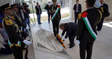 بالصور.. الأمين العام للأمم المتحدة يزور قبر ياسر عرفات خلال زيارته لفلسطين