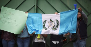 بالصور.. تظاهرات بجواتيمالا تؤيد قرار الرئيس بطرد رئيس لجنة مكافحة الفساد