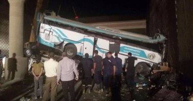 مصرع 4 عمال وإصابة 16 آخرين بحادث تصادم أتوبيس وسيارة نقل بالقاهرة