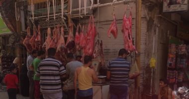 بالصور.. إقبال متزايد من المواطنين على شراء اللحوم قبل العيد