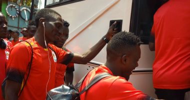 بالصور.. منتخب أوغندا يتوجه إلى ملعب مباراة مصر فى تصفيات كأس العالم