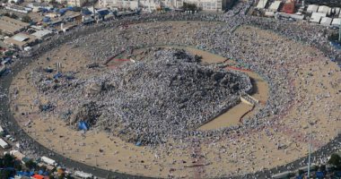 مصر للطيران تبدأ غدا جسرها الجوى من المدينة المنورة لإعادة الحجاج من الأراضى المقدسة