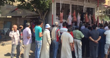 بالصور ..توافد الآلاف على طوابير بيع اللحوم بمنافذ بالدقهلية